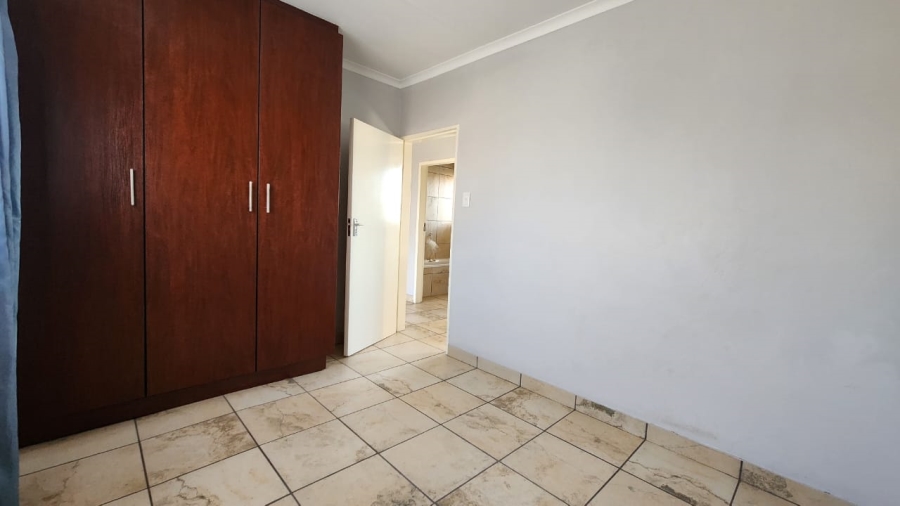 2 Bedroom Property for Sale in Waterkloof East North West